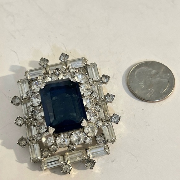 Vintage Rhinestone Brooch unmarked high quallity brooch 2 3/8" - Picture 4 of 6